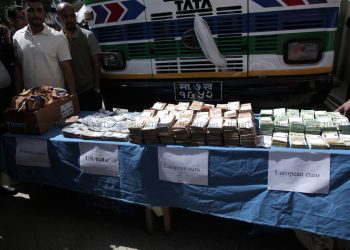 २५ करोडका मालिक भेटिए ? सुन तस्करसँग कनेक्सन