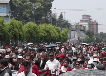 शिक्षकहरुले सरकारविरुद्ध सिठ्ठी फुके