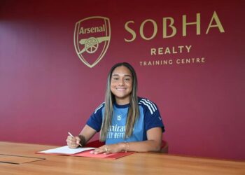 महिला फुटबल इतिहासकै महँगो खेलाडी बनेकी स्मिथ को हुन् ?