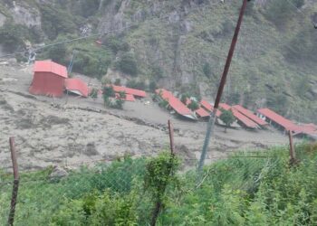 हिमताल फुटेको आशंका,मितेरी पुल बगेपछि टुट्यो नेपाल–चीन सम्पर्क