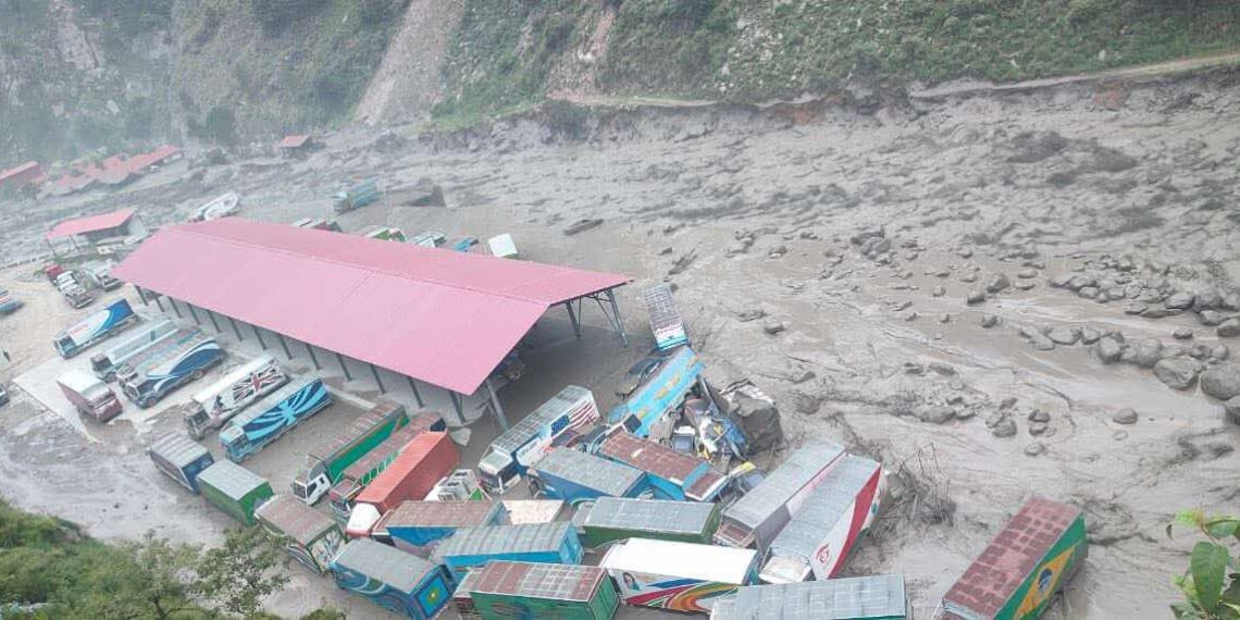 हिमताल फुटेको आशंका,मितेरी पुल बगेपछि टुट्यो नेपाल–चीन सम्पर्क