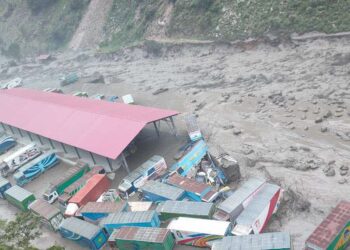 हिमताल फुटेको आशंका,मितेरी पुल बगेपछि टुट्यो नेपाल–चीन सम्पर्क