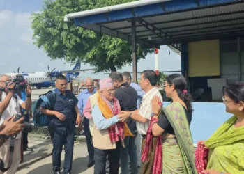 माधवले आफ्नै पार्टीमा आगो लगाए, झलनाथसँग मागे राजीनामा 