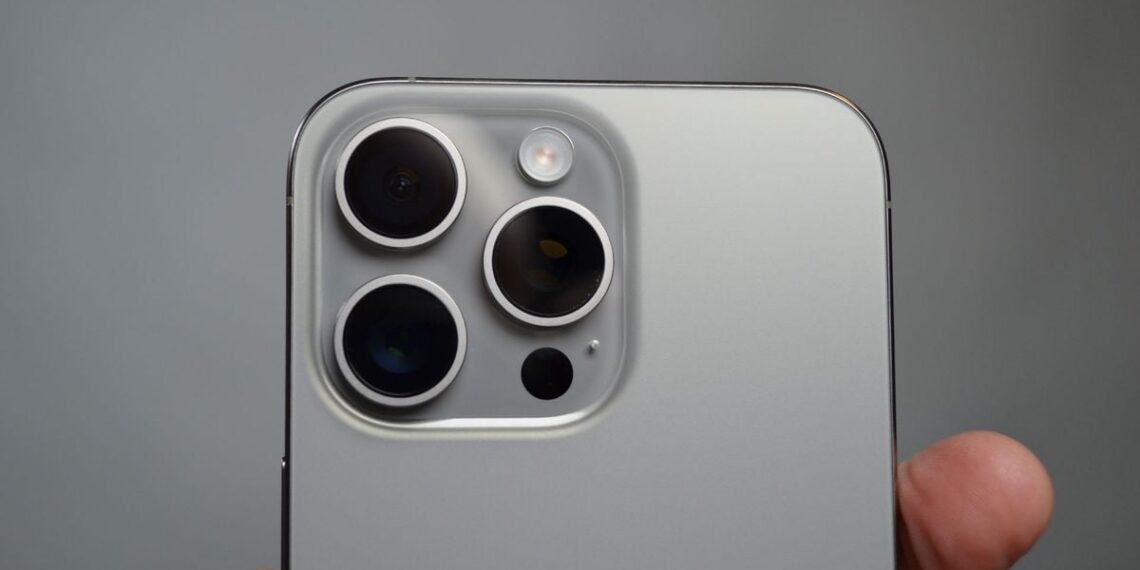 आईफोन १७ सिरिजका केही मोडलमा सिमकार्ड लाग्दैन, के गर्ने ?