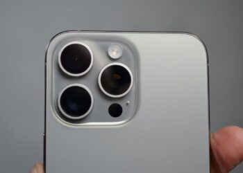 आईफोन १७ सिरिजका केही मोडलमा सिमकार्ड लाग्दैन, के गर्ने ?