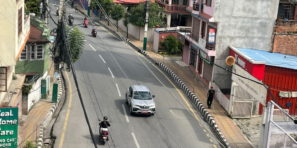 काठमाडौंमा कर्फ्यु र निषेधाज्ञा खुकुलो ,जनजीवन सामान्य बन्दै