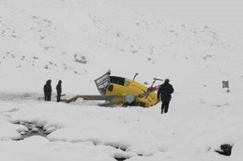 सगरमाथा आधार शिविरनजिकै हेलि चिप्लिएपछि…..