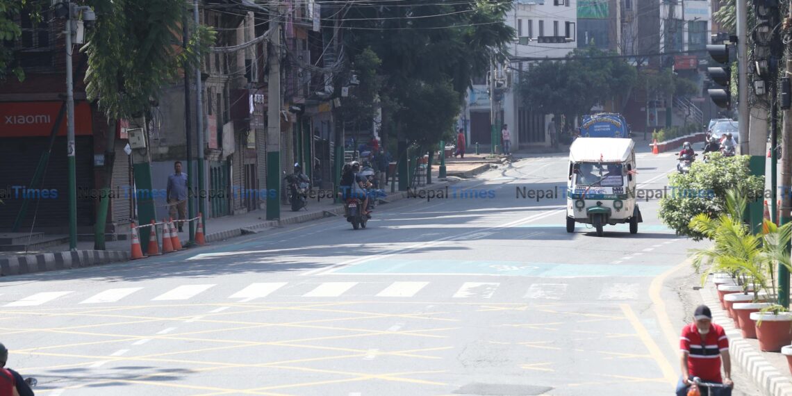 यात्रुको साथमा कुलमान, बढी भाडा असुल्नेलाई तत्काल कारबाही