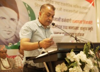 कार्यकर्तालाई साक्षी राखेर गगनले भनेः सभापति लड्छु, जित्छु