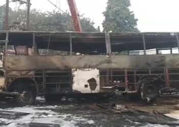 दिल्ली जाँदै गरेको बसमा भीषण आगलागीः अधिकांश यात्रु नेपाली