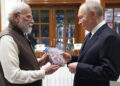 मोदीले पुटिनलाई दिए गीता,२१ तोपको सलामी