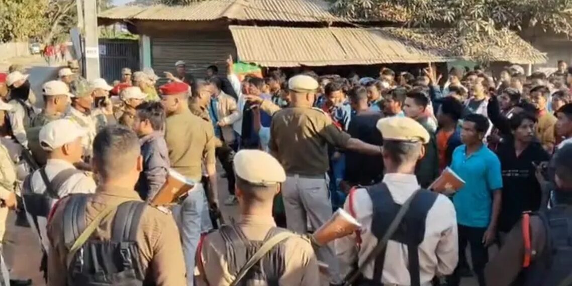 भारतको असममा भड्कियो हिंसा, २ को मृत्यु, ३४ प्रहरी घाइते