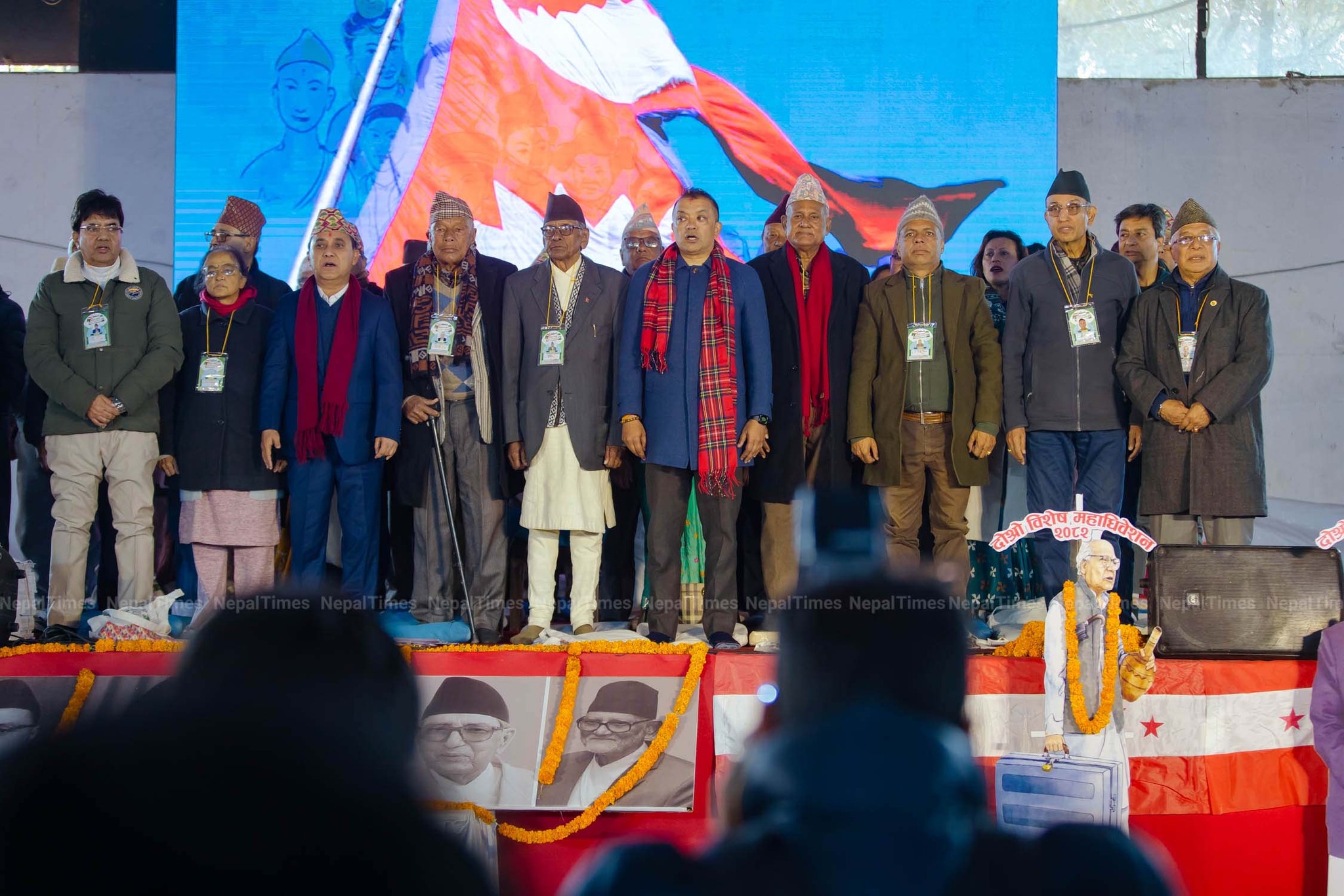 काँग्रेस अब के हुन्छ ? दुई चिरा मात्र हुन्छ कि अर्काे पार्टी बन्छ ?