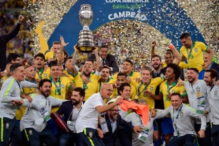 0_FBL-COPA-AMERICA-2019-BRA-PER-TROPHY