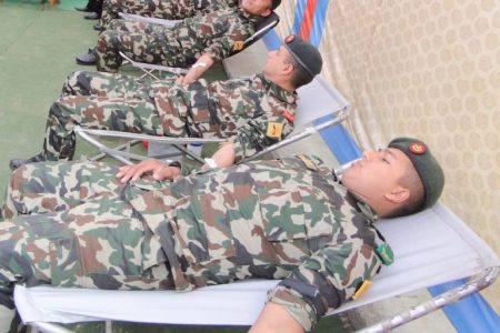 1132072812nepal-army-blood-donation1-768x576