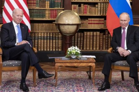 _118956943_putinbiden