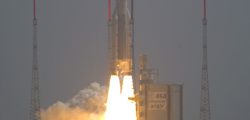_121054814_ariane_5_lift_off