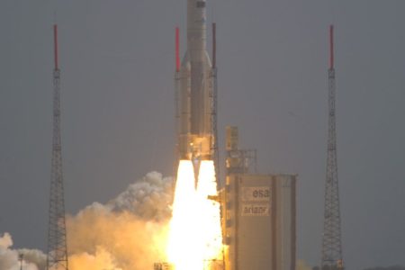 _121054814_ariane_5_lift_off