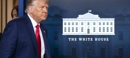 epa08839590 US President Donald J. Trump walks to the podium to deliver brief remarks on the stock market and the Dow reaching 30,000 for the first time in history, at the White House in Washington, DC, USA, 24 November 2020.  EPA-EFE/KEVIN DIETSCH / POOL