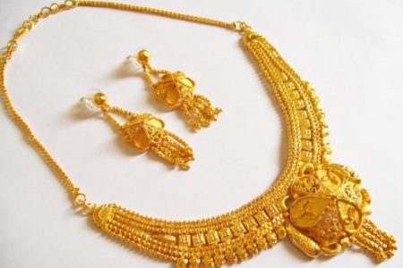 1479799409_gold_necklace