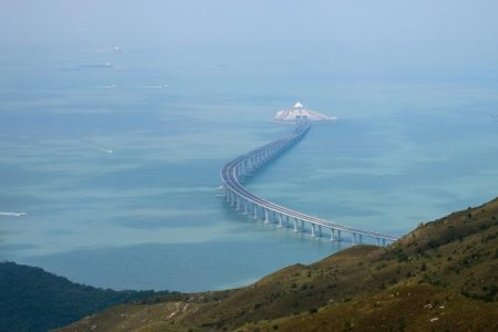 181022090709-01-hong-kong-macau-zhuhai-bridge-1007-exlarge-169_OFh8mtcVa7