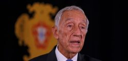 FILE PHOTO: Portugal's President Marcelo Rebelo de Sousa addresses the nation to announce his decision to dissolve parliament triggering snap general elections, in Belem Palace, Lisbon, Portugal, November 4, 2021. REUTERS/Pedro Nunes/File Photo