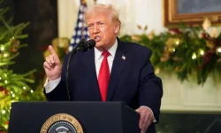2025-12-18T022330Z_1231483362_RC2QIIA731CX_RTRMADP_3_USA-TRUMP-1766045018