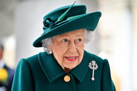 EDINBURGH, SCOTLAND - OCTOBER 02: Queen Elizabeth II arrives with for the opening of the sixth session of the Scottish Parliament on October 02, 2021 in Edinburgh, Scotland. The ceremony, which opened the new session of the devolved Scottish government, paid tribute to “local heroes” from across Scotland who have supported their communities throughout the coronavirus pandemic.    (Photo by Jeff J Mitchell/Getty Images)