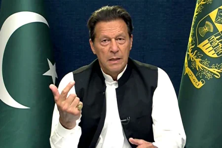 25ps1mqg_pak-pm-imran-khan-ani-650_650x400_08_April_22