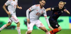 SOCCER - UEFA NL, CRO vs ESP ZAGREB,CROATIA,15.NOV.18 - SOCCER - UEFA Nations League, international match Länderspiel Croatia vs Spain. Image shows Isco (ESP) and Domagoj Vida (CRO). PUBLICATIONxINxGERxHUNxONLY GEPAxpictures/xMaticxKlansek