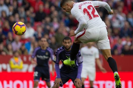 25th November 2018, Ramon Sanchez Pizjuan, Seville, Spain; La Liga football, Sevilla versus Valladolid; Andre Silva of Sevilla FC scores the goal to make it 1-0 in the 30th minute PUBLICATIONxINxGERxSUIxAUTxHUNxSWExNORxDENxFINxONLY ActionPlus12083080 AntonioxGomez