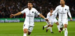 PARIS, FRANCE - NOVEMBER 28:  Juan Bernat of Paris Saint-Germain celebrates after scoring his sides first goal with Neymar of Paris Saint-Germain during the UEFA Champions League Group C match between Paris Saint-Germain and Liverpool at Parc des Princes on November 28, 2018 in Paris, France.  (Photo by Clive Rose/Getty Images)