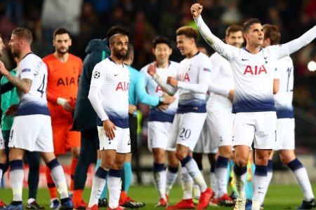 BARCELONA, SPAIN - DECEMBER 11:  Erik Lamela of Tottenham Hotspur celebrates after the UEFA Champions League Group B match between FC Barcelona and Tottenham Hotspur at Camp Nou on December 11, 2018 in Barcelona, Spain.  (Photo by Clive Rose/Getty Images)