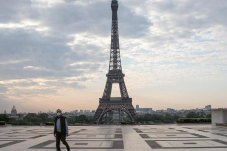 5ef46b50eb7c5_Eifeel_Tower_Reopen
