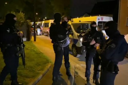 7083986_101620-wabc-paris-teacher-decapitated-img