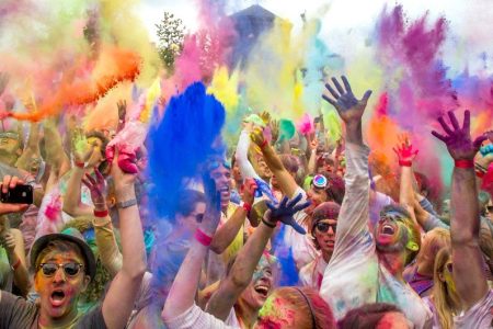 Cape_Town_Holi_Open_Air_Festival_crowd_paint_001
