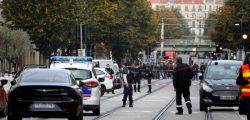 Police officers secure the area after a reported knife attack at Notre Dame church in Nice, France, October 29, 2020. REUTERS/Eric Gaillard