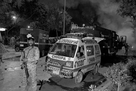 Karachi-Airport-blast-2-AP-modified