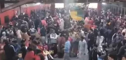 New-Delhi-Railway-Station-Stampede-jpg