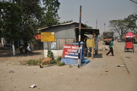 Panitanki-Kakarbitta-border-crossing_Indian-Immigration_DSC_9164