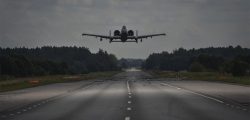Plane-landing-on-Highway