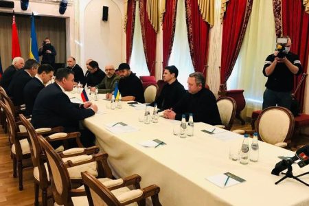 Russia-Ukraine_talks_kick_off_in_Belarus_roUkzTesys