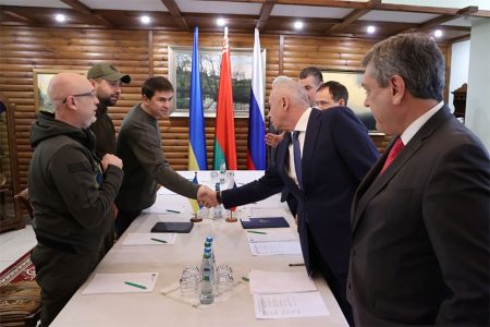 Russian-and-Ukrainian-officials