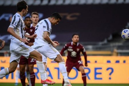 SEE-GOAL-Cristiano-Ronaldo-scored-2-2-in-Juventus-vs-Torino