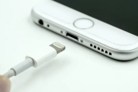SMARTPHONE-CHARGER