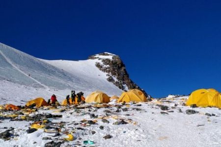 Sagarmatha_garbage_collection_1_sJ41Rf1eAB