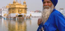 Sikh.man.at.the.Golden.Temple