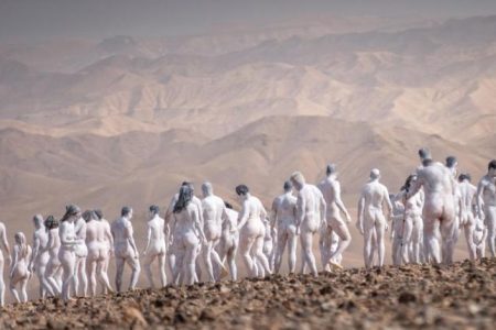 Spencer-Tunick-publishes-group-nude-photos-in-Israel-to-highlight