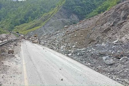 Tope-Khola-Landslide-Muglin-Narayangadh-road-1024x578