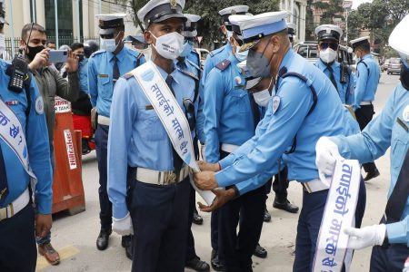 Traffic_tapaiko-mask-khai